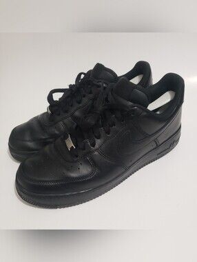 Nike Air Force 1 ’07 Low Triple Black CW2288-001 Men’s 9.5 Women’s 11 AF1 Shoes.